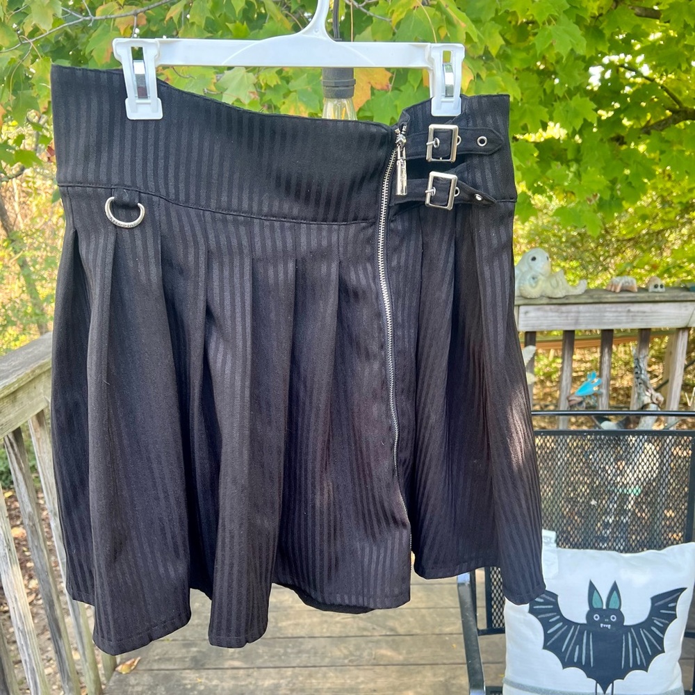 KILLSTAR pleated skirt. New without tags. XXL. Can be adjusted to be smaller. 🦇
